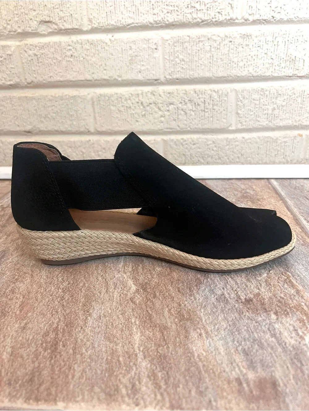 NWOT Gentle Souls by Kenneth Cole Black Wedge Espadrille Size 8
